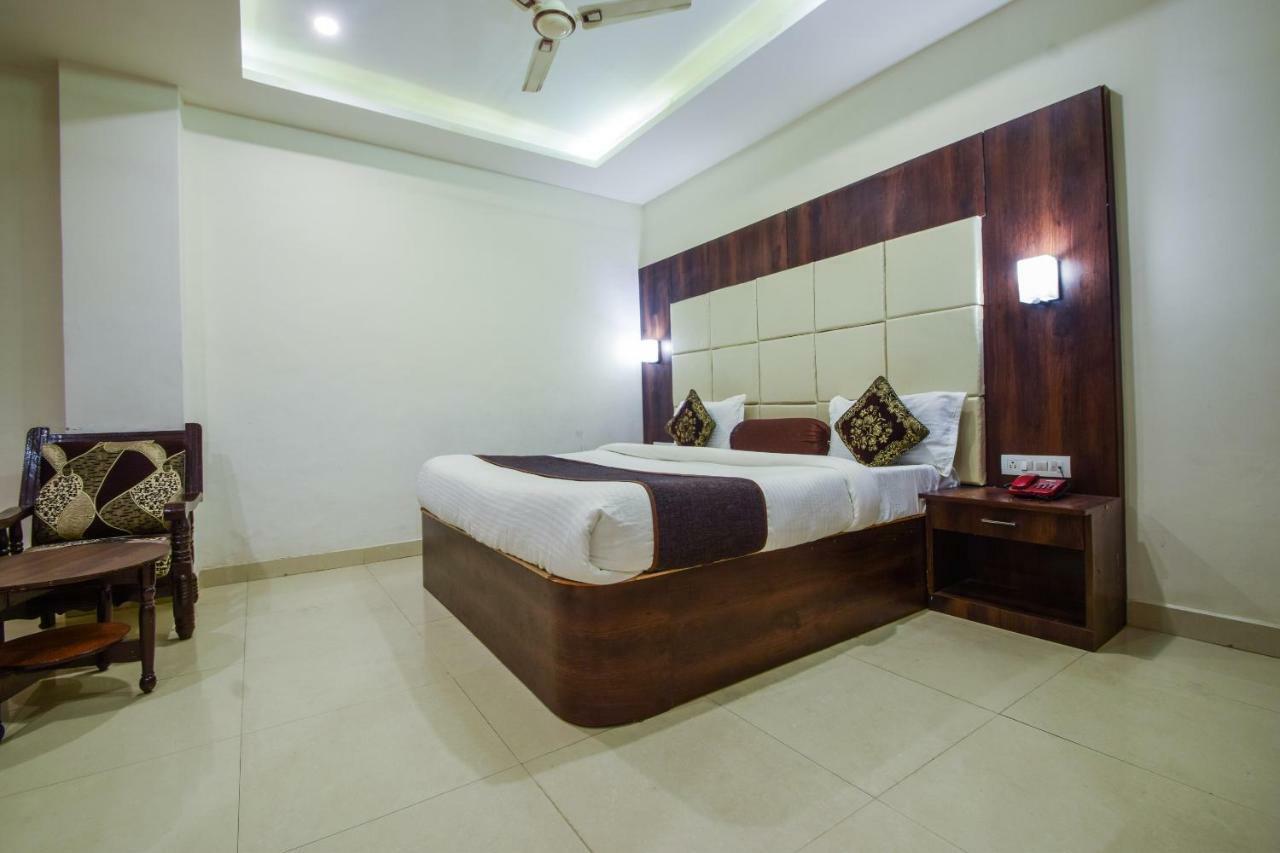Hotel Krishna Palace Удайпур Екстериор снимка